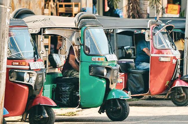 Journalist’s Mobile Phone Stolen from Parked Three-Wheeler in Maradana