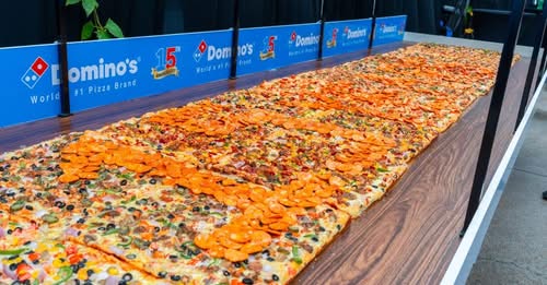 Domino’s Sri Lanka Marks 15 Years with Longest Pizza in Sri Lanka