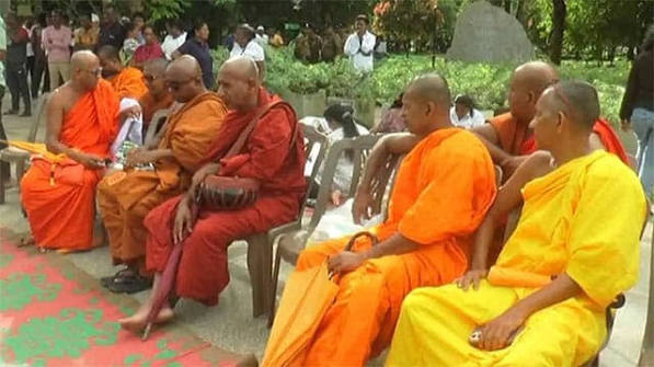 Monks’ Protest at Viharamahadevi Park Takes a Different Turn Amid Campaign for Galagoda Aththe Gnanasara Thero’s Release
