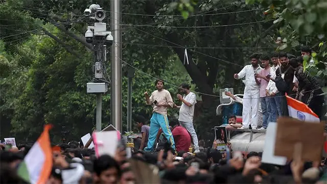 Modi faces challenge from activists over surveillance at India youth protest