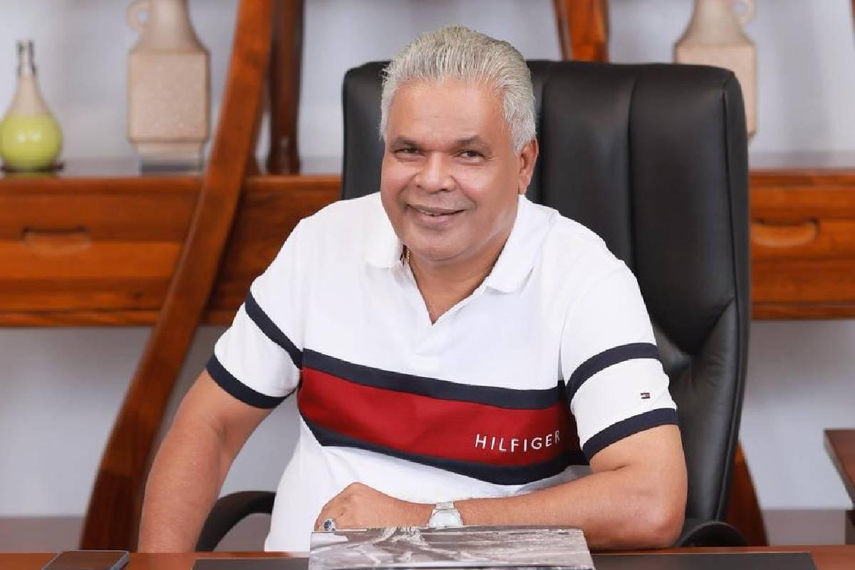 Dudley Sirisena vows to provide Rumesh Tharanga with new javelin set every year